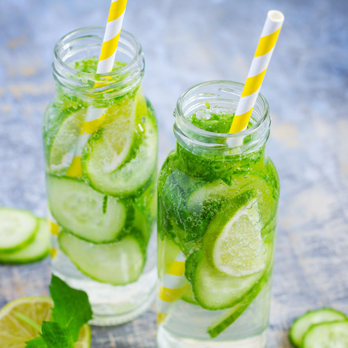 Νερό με αγγούρι: 6 λόγοι για να το βάλεις σήμερα κιόλας στην καθημερινότητά σου